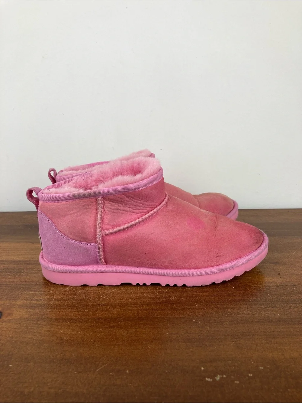 UGG Kids Classic Ultra Mini II Boots Booties Pink 1130750K Youth Girls Size 6.